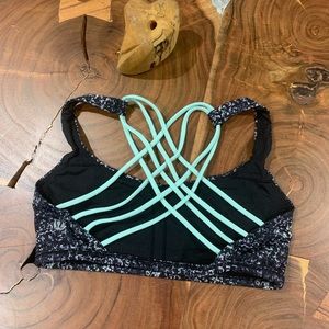 Lululemon sports bra